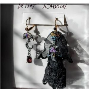 Betsey Johnson NIB Dark Magic Skeleton Bride/Bat Mismatched Earrings